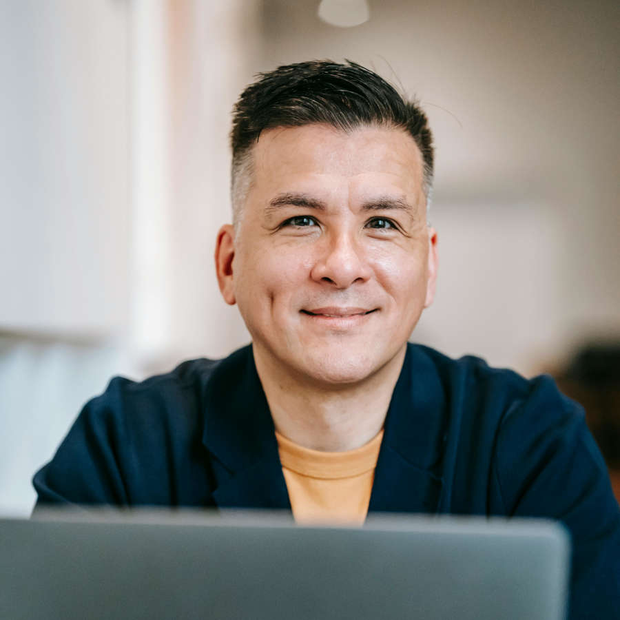 Ein lächelnder englischer Kunde Ein lächelnder englischer Kunde